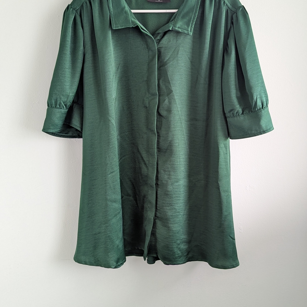 Lane Bryant Emerald Green Satiny Button Up Short Sleeve Blouse